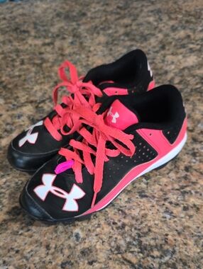 Under Armour Kids Black with Hot Pink Softball Cleats Size 1.5Y